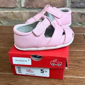 See Kai Run “Brook” Sandals Size 5.5 NIB